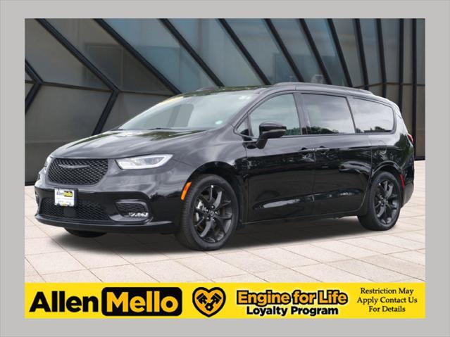 2025 Chrysler Pacifica Limited for sale in Nashua, NH