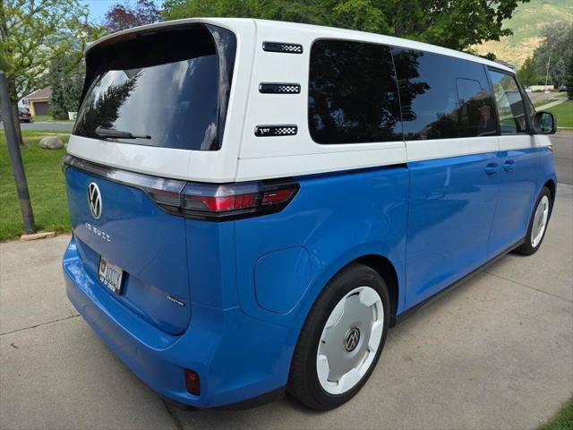 2025 Volkswagen ID. Buzz 1st Edition with 4MOTION 2025 Volkswagen ID. Buzz 1st Edition with 4MOTION