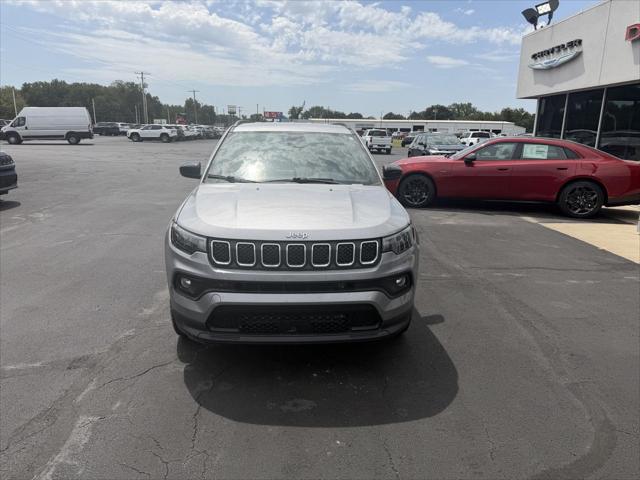 2023 Jeep Compass Latitude Lux FWD