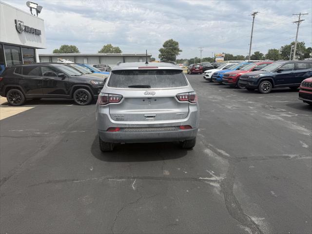 2023 Jeep Compass Latitude Lux FWD
