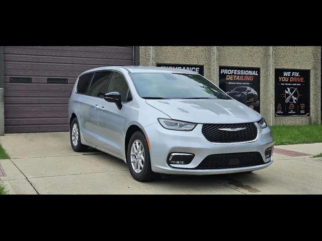 2026 Chrysler Pacifica Select for sale in Crystal Lake, IL
