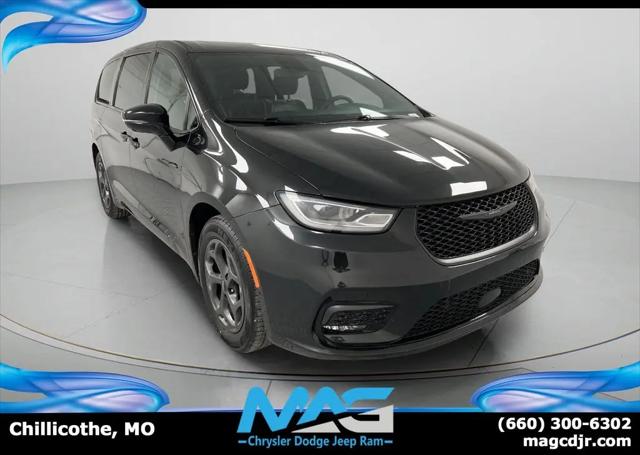 2023 Chrysler Pacifica Hybrid Limited for sale in Chillicothe, MO