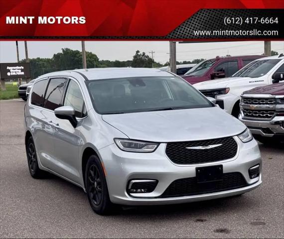 2023 Chrysler Pacifica Touring L for sale in Ramsey, MN