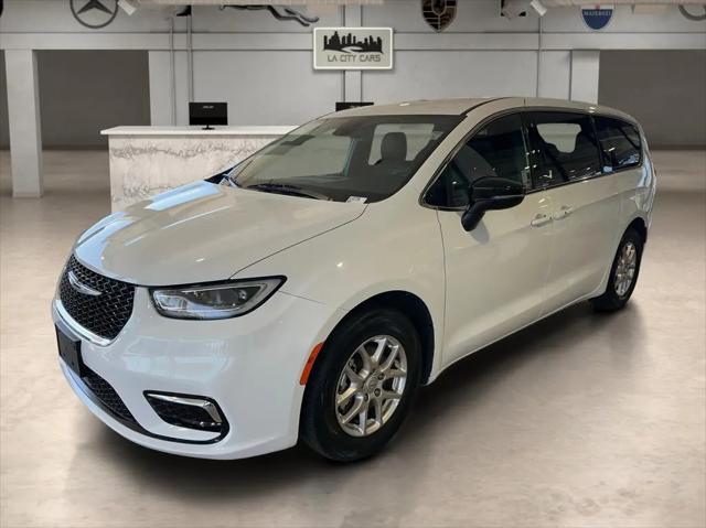 2025 Chrysler Pacifica Select for sale in Inglewood, CA