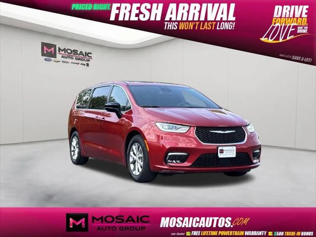 2026 Chrysler Pacifica Limited for sale in Zumbrota, MN