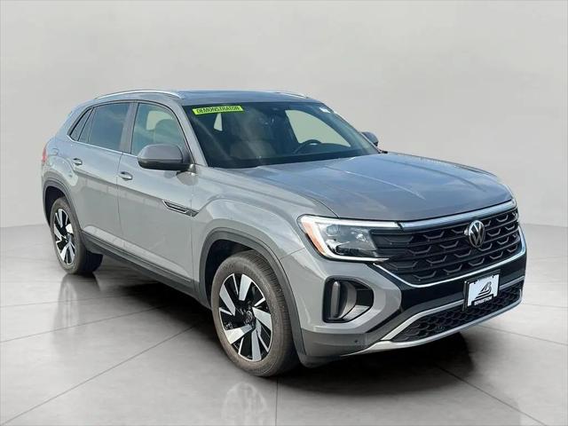 2026 Volkswagen Atlas Cross Sport SE with Technology for sale in Green Bay, WI