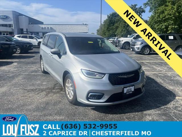 2023 Chrysler Pacifica Touring L for sale in Chesterfield, MO