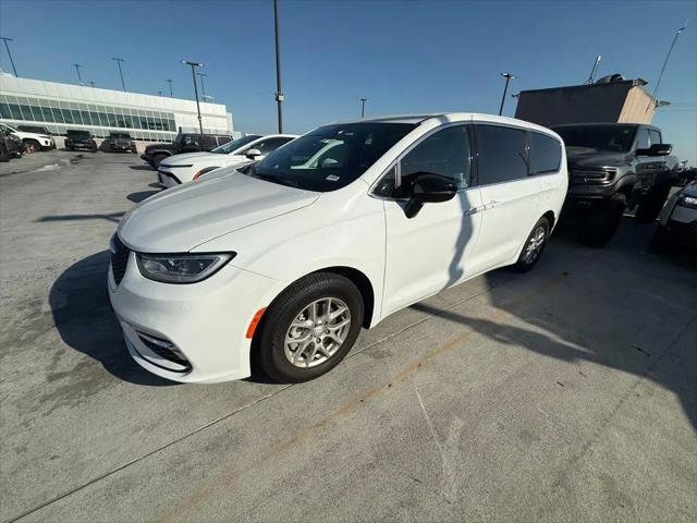 2026 Chrysler Pacifica Select for sale in Los Angeles, CA