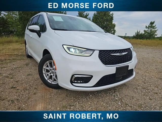 2023 Chrysler Pacifica Touring L for sale in Saint Robert, MO