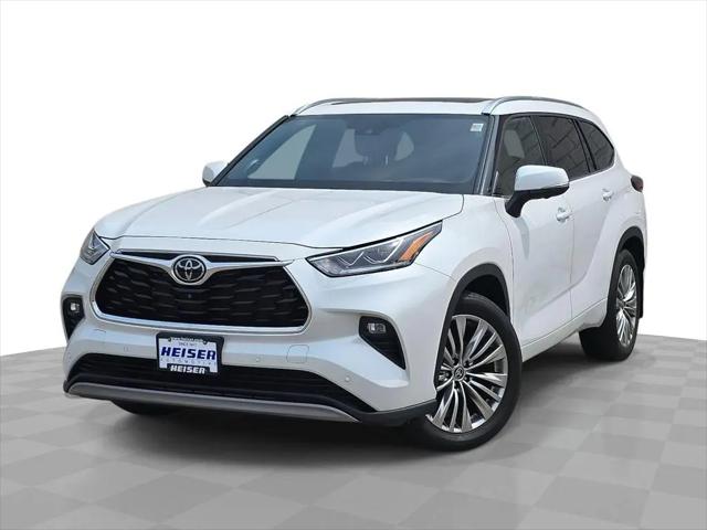 2025 Toyota Highlander Platinum for sale in Milwaukee, WI