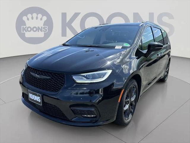 2025 Chrysler Pacifica Limited for sale in Sterling, VA
