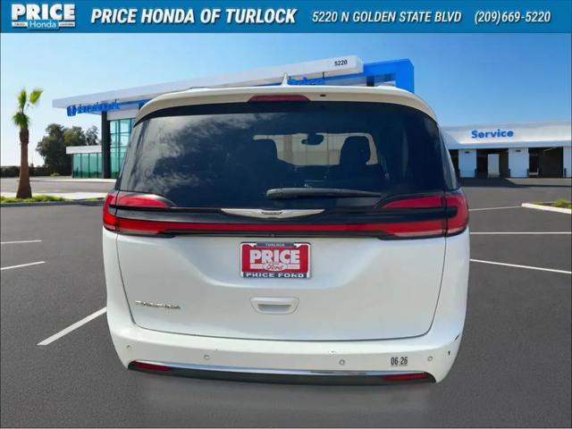2022 Chrysler Pacifica Touring L