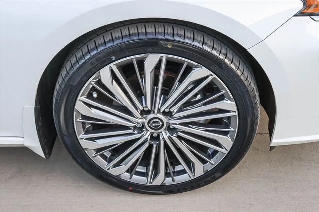 2024 Nissan Altima SL FWD