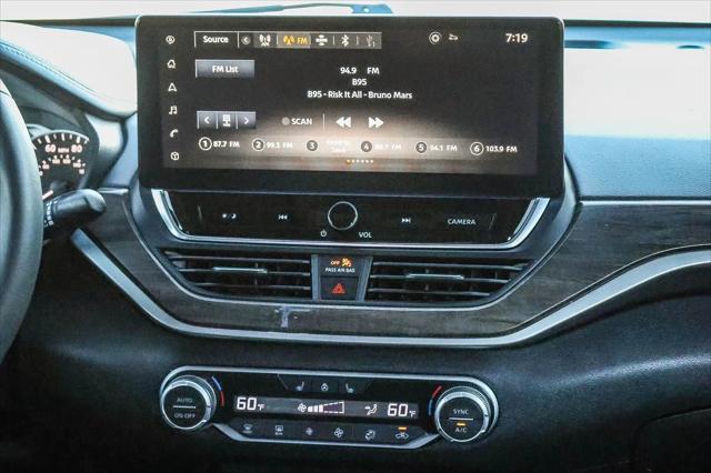 2024 Nissan Altima SL FWD
