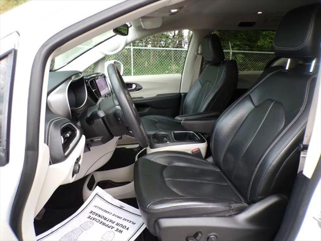 2022 Chrysler Pacifica Touring L