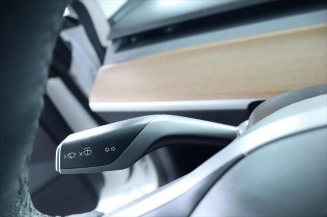 2021 Tesla Model 3 Standard Range Plus Rear-Wheel Drive