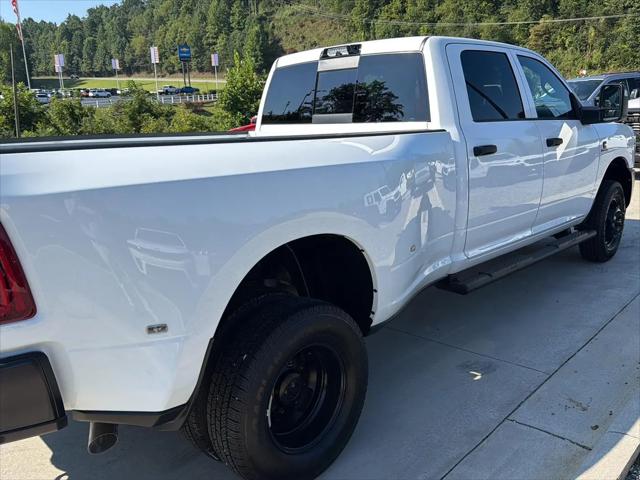 2025 Ram 3500 Tradesman Crew Cab 4x4 8 Box