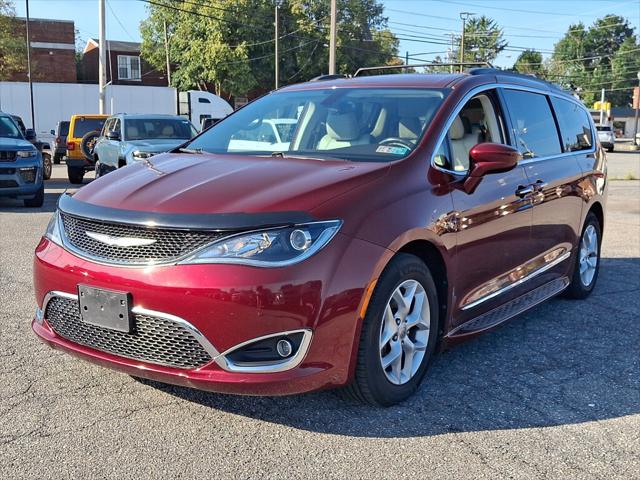 2017 Chrysler Pacifica Touring-L 2017 Chrysler Pacifica Touring-L