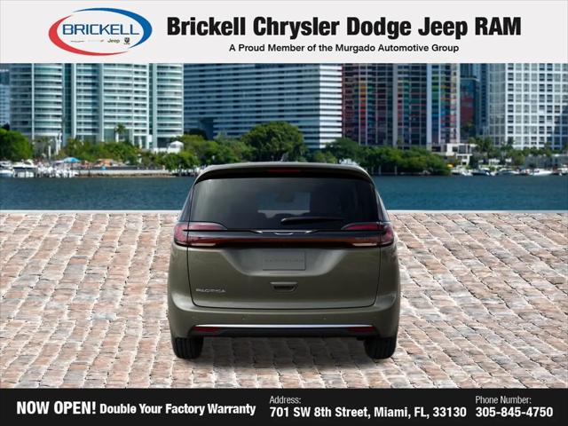 2027 Chrysler Pacifica Select