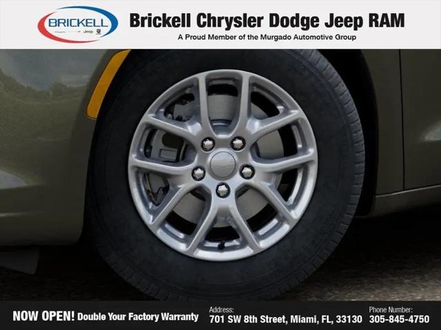 2027 Chrysler Pacifica Select
