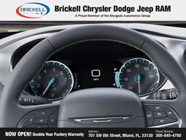 2027 Chrysler Pacifica Select
