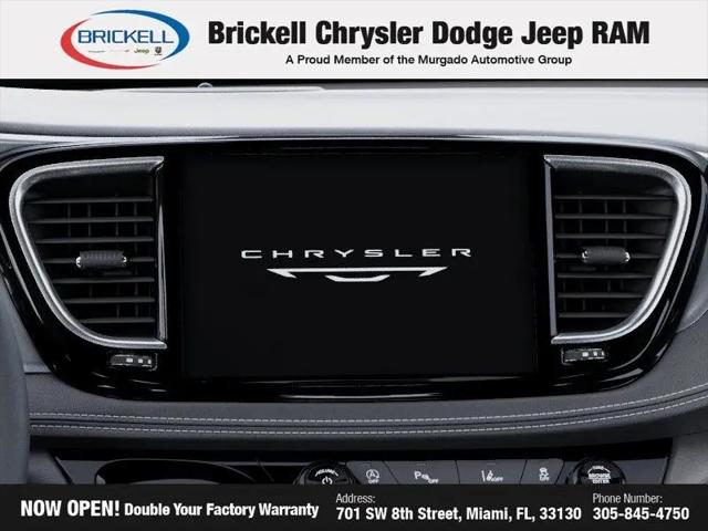 2027 Chrysler Pacifica Select