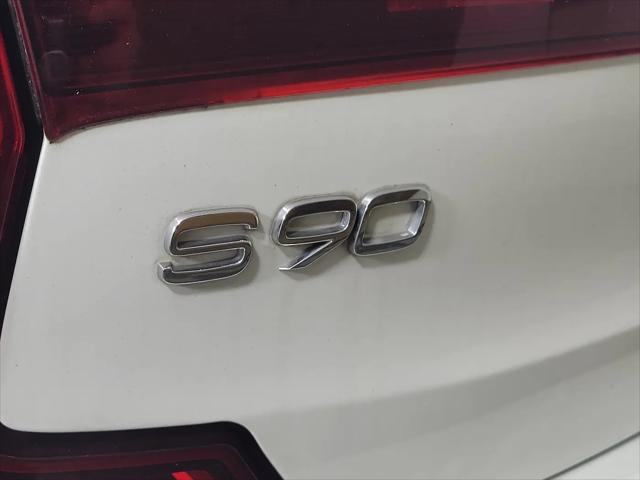 2018 Volvo S90 T5 Momentum