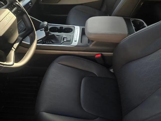 2027 Kia Carnival LXS
