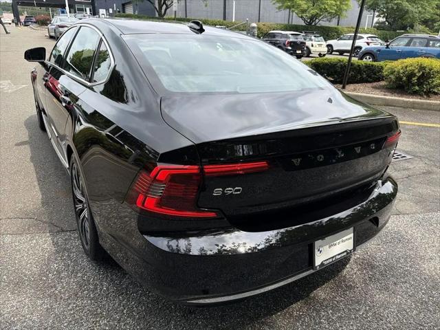 2025 Volvo S90 B6 Plus
