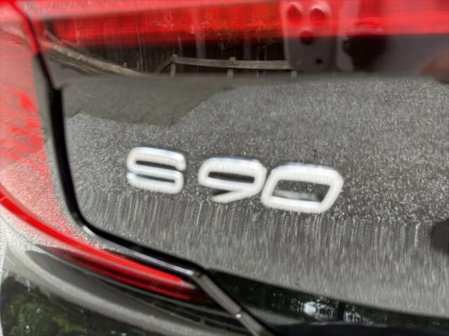 2025 Volvo S90 B6 Plus
