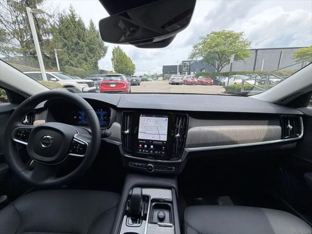 2025 Volvo S90 B6 Plus