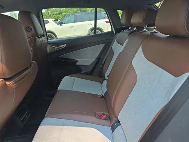 2023 Volkswagen ID.4 Pro