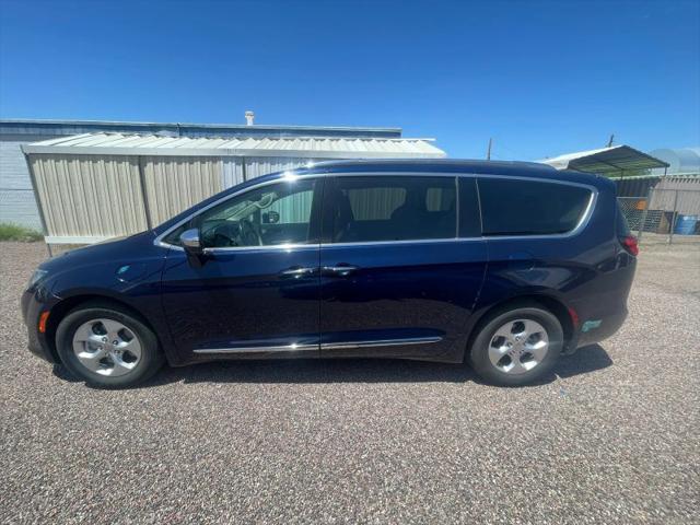 2017 Chrysler Pacifica Hybrid Platinum