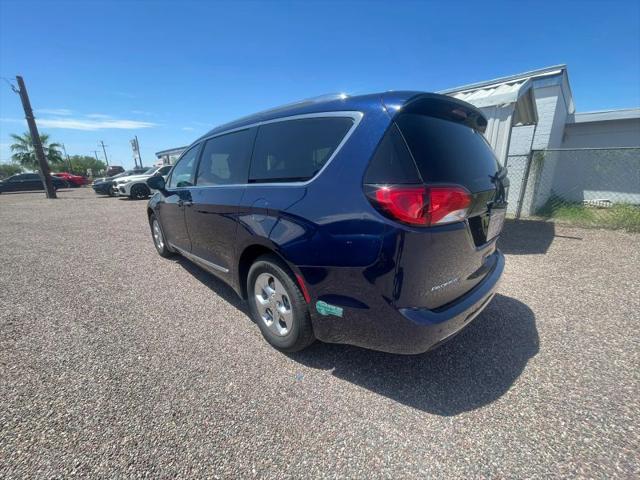 2017 Chrysler Pacifica Hybrid Platinum