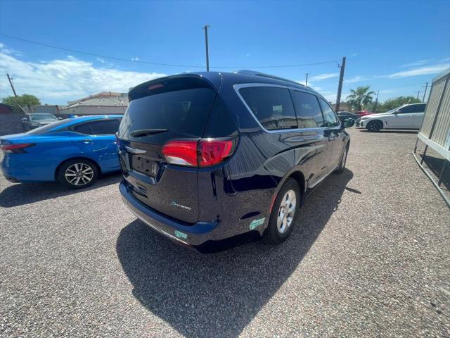 2017 Chrysler Pacifica Hybrid Platinum