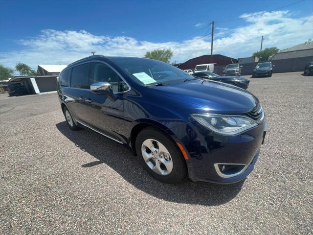 2017 Chrysler Pacifica Hybrid Platinum