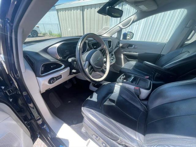 2017 Chrysler Pacifica Hybrid Platinum