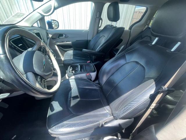 2017 Chrysler Pacifica Hybrid Platinum