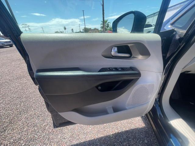 2017 Chrysler Pacifica Hybrid Platinum