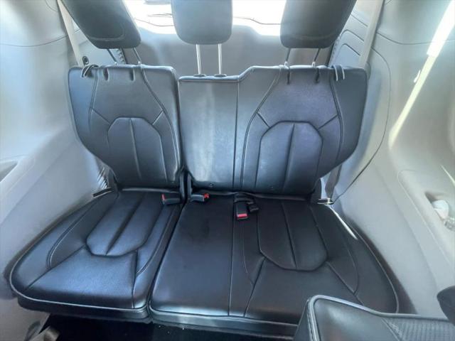 2017 Chrysler Pacifica Hybrid Platinum