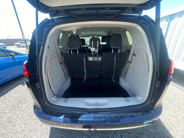 2017 Chrysler Pacifica Hybrid Platinum