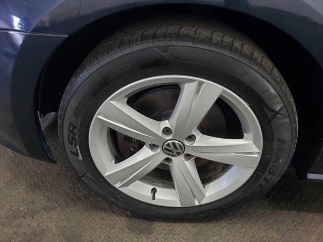2015 Volkswagen Passat 1.8T Limited Edition