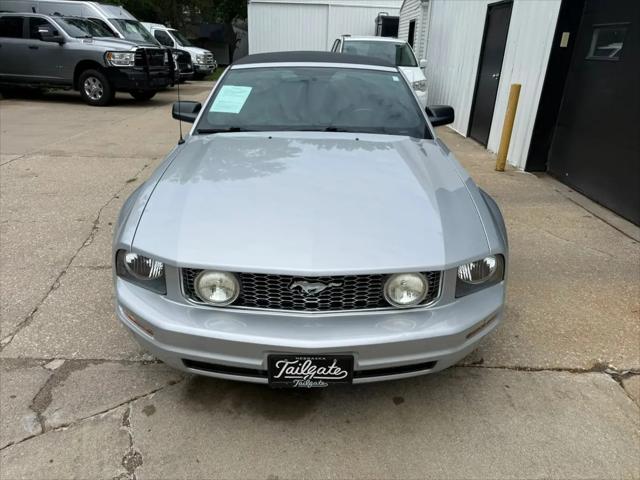 2007 Ford Mustang V6 Deluxe