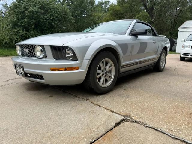 2007 Ford Mustang V6 Deluxe