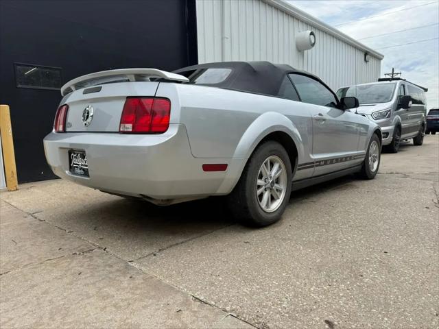 2007 Ford Mustang V6 Deluxe