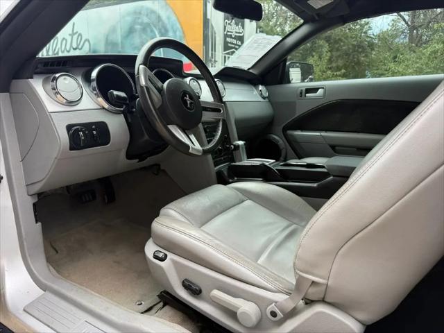 2007 Ford Mustang V6 Deluxe
