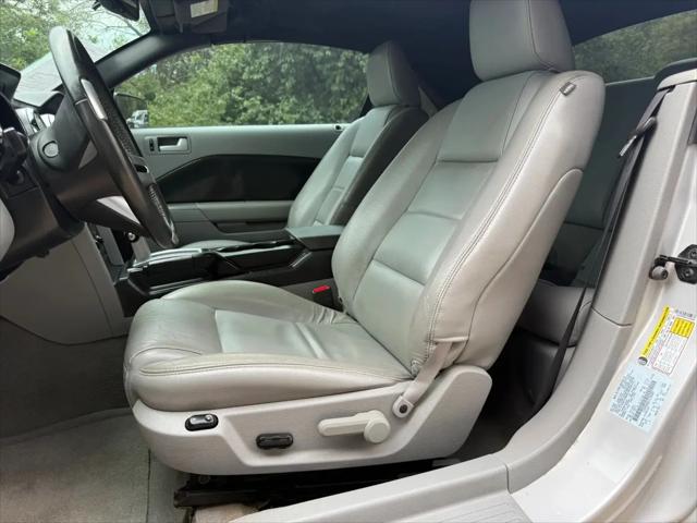2007 Ford Mustang V6 Deluxe