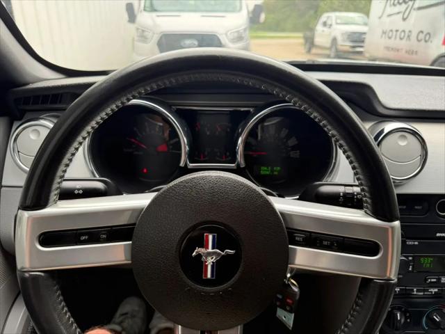 2007 Ford Mustang V6 Deluxe