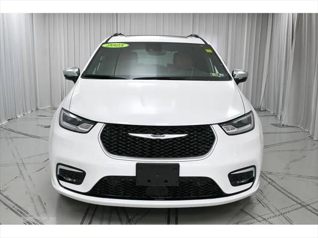 2025 Chrysler Pacifica Pinnacle AWD