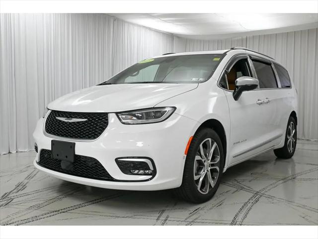 2025 Chrysler Pacifica Pinnacle AWD